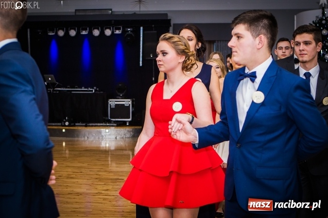 Zdjęcie w galerii na portalu naszraciborz.pl: Bal maturalny CKZiU nr 1 Budowlanka - uczniowie bawią się w Tworkowie w Bravo wiadomości z regionu