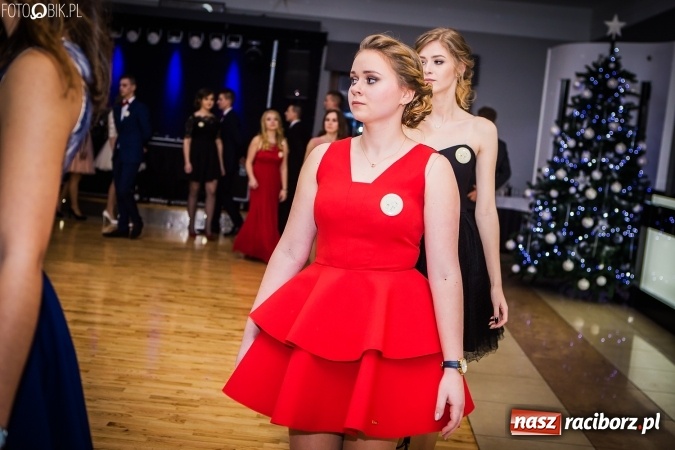 Zdjęcie w galerii na portalu naszraciborz.pl: Bal maturalny CKZiU nr 1 Budowlanka - uczniowie bawią się w Tworkowie w Bravo wiadomości z regionu
