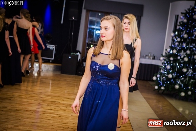 Zdjęcie w galerii na portalu naszraciborz.pl: Bal maturalny CKZiU nr 1 Budowlanka - uczniowie bawią się w Tworkowie w Bravo wiadomości z regionu