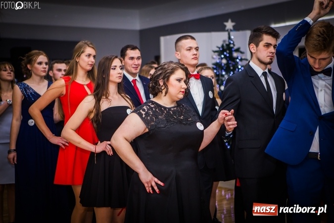 Zdjęcie w galerii na portalu naszraciborz.pl: Bal maturalny CKZiU nr 1 Budowlanka - uczniowie bawią się w Tworkowie w Bravo wiadomości z regionu