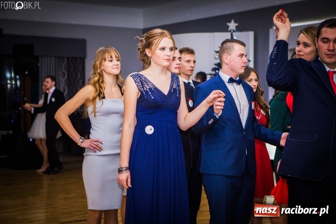 Zdjęcie w galerii na portalu naszraciborz.pl: Bal maturalny CKZiU nr 1 Budowlanka - uczniowie bawią się w Tworkowie w Bravo wiadomości z regionu