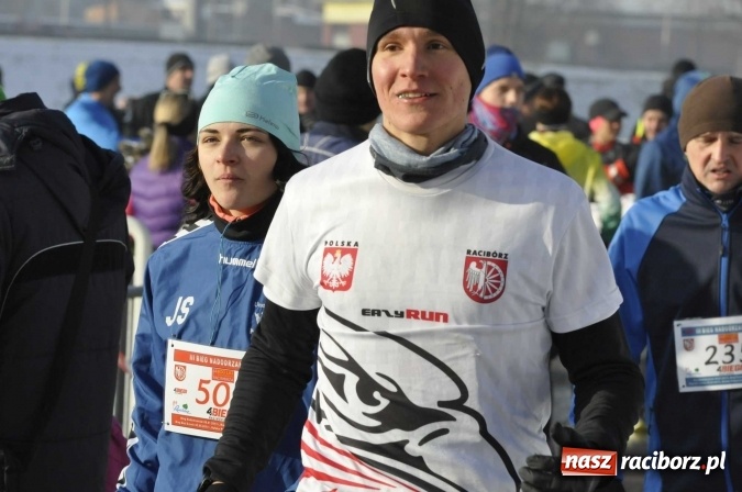 Zdjęcie w galerii na portalu naszraciborz.pl: III Bieg Nadodrzański. Mróz niestraszny biegaczom. Złoto dla Łukasza Skwareckiego  wiadomości z regionu
