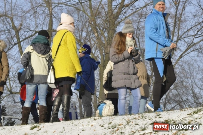Zdjęcie w galerii na portalu naszraciborz.pl: III Bieg Nadodrzański. Mróz niestraszny biegaczom. Złoto dla Łukasza Skwareckiego  wiadomości z regionu