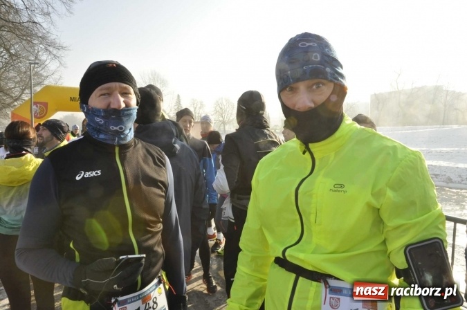 Zdjęcie w galerii na portalu naszraciborz.pl: III Bieg Nadodrzański. Mróz niestraszny biegaczom. Złoto dla Łukasza Skwareckiego  wiadomości z regionu