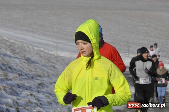 Zdjęcie w galerii na portalu naszraciborz.pl: III Bieg Nadodrzański. Mróz niestraszny biegaczom. Złoto dla Łukasza Skwareckiego  wiadomości z regionu