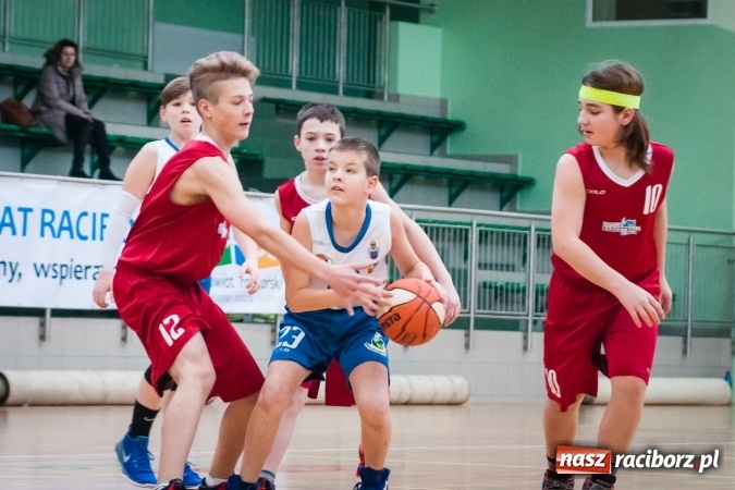 Zdjęcie w galerii na portalu naszraciborz.pl: Zmagania młodych koszykarzy Ofensywy w Arenie Rafako wiadomości z regionu
