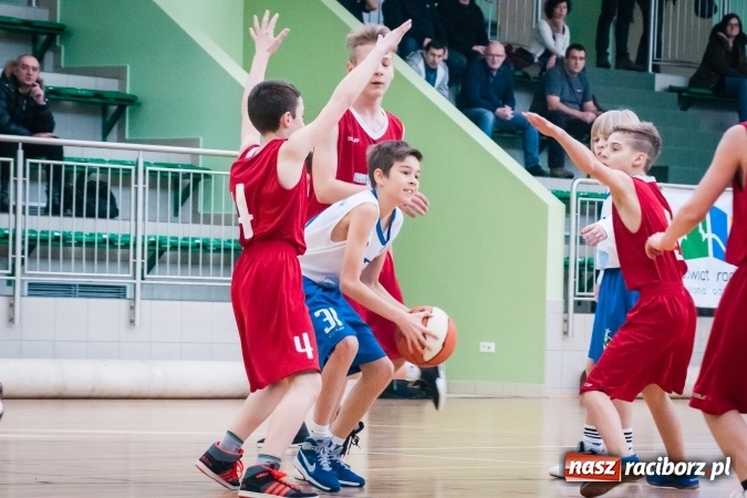 Zdjęcie w galerii na portalu naszraciborz.pl: Zmagania młodych koszykarzy Ofensywy w Arenie Rafako wiadomości z regionu