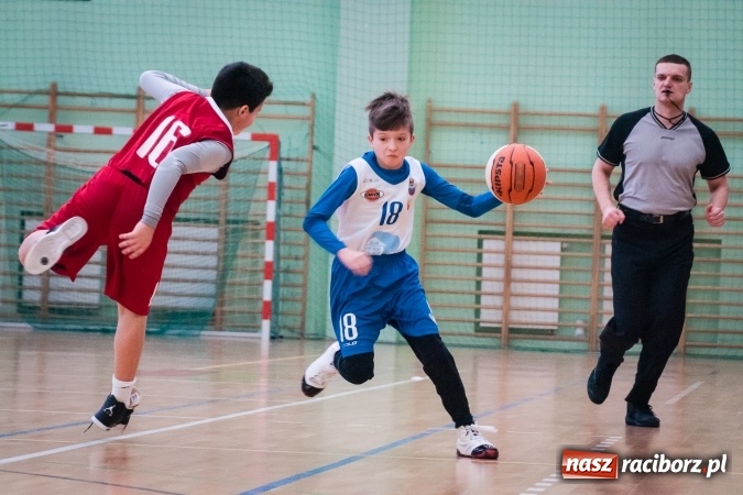 Zdjęcie w galerii na portalu naszraciborz.pl: Zmagania młodych koszykarzy Ofensywy w Arenie Rafako wiadomości z regionu