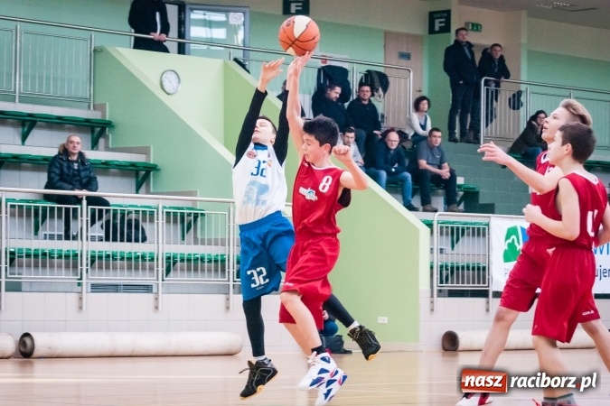 Zdjęcie w galerii na portalu naszraciborz.pl: Zmagania młodych koszykarzy Ofensywy w Arenie Rafako wiadomości z regionu