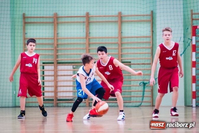 Zdjęcie w galerii na portalu naszraciborz.pl: Zmagania młodych koszykarzy Ofensywy w Arenie Rafako wiadomości z regionu