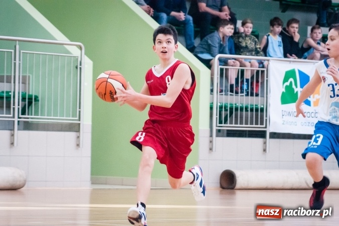 Zdjęcie w galerii na portalu naszraciborz.pl: Zmagania młodych koszykarzy Ofensywy w Arenie Rafako wiadomości z regionu