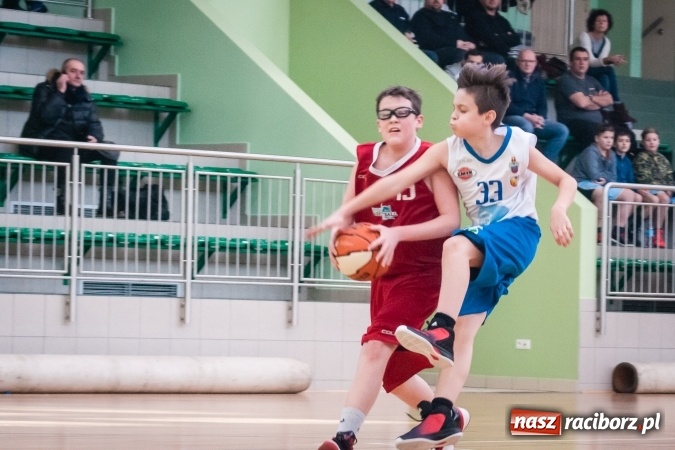 Zdjęcie w galerii na portalu naszraciborz.pl: Zmagania młodych koszykarzy Ofensywy w Arenie Rafako wiadomości z regionu