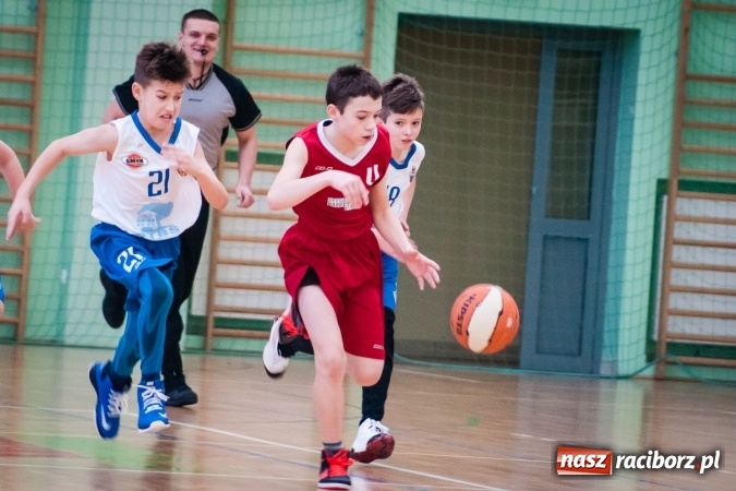 Zdjęcie w galerii na portalu naszraciborz.pl: Zmagania młodych koszykarzy Ofensywy w Arenie Rafako wiadomości z regionu