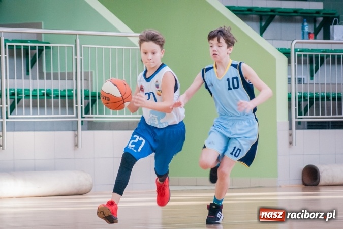 Zdjęcie w galerii na portalu naszraciborz.pl: Zmagania młodych koszykarzy Ofensywy w Arenie Rafako wiadomości z regionu