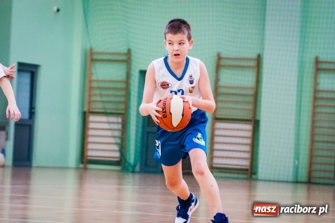 Zdjęcie w galerii na portalu naszraciborz.pl: Zmagania młodych koszykarzy Ofensywy w Arenie Rafako wiadomości z regionu