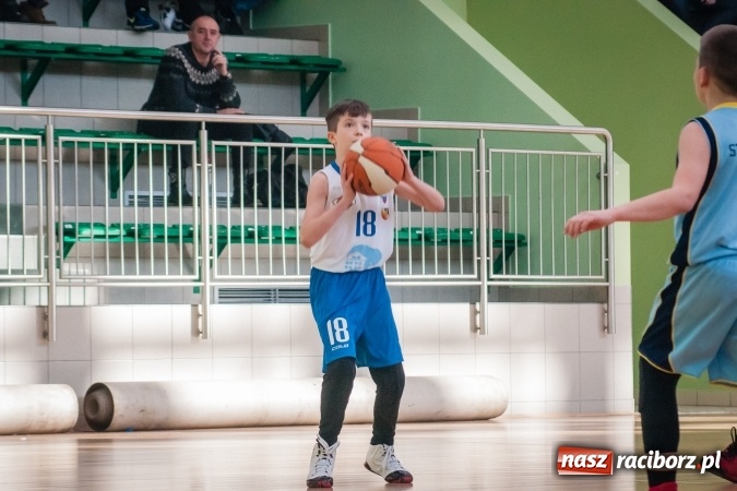 Zdjęcie w galerii na portalu naszraciborz.pl: Zmagania młodych koszykarzy Ofensywy w Arenie Rafako wiadomości z regionu