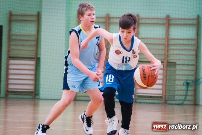 Zdjęcie w galerii na portalu naszraciborz.pl: Zmagania młodych koszykarzy Ofensywy w Arenie Rafako wiadomości z regionu