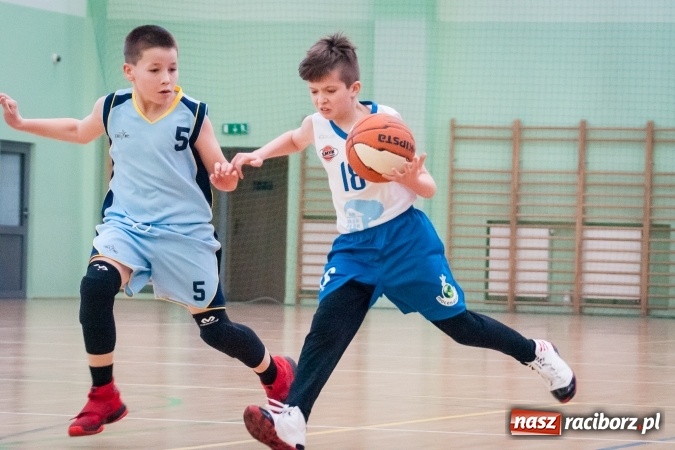 Zdjęcie w galerii na portalu naszraciborz.pl: Zmagania młodych koszykarzy Ofensywy w Arenie Rafako wiadomości z regionu
