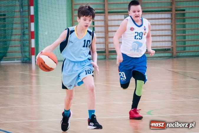 Zdjęcie w galerii na portalu naszraciborz.pl: Zmagania młodych koszykarzy Ofensywy w Arenie Rafako wiadomości z regionu