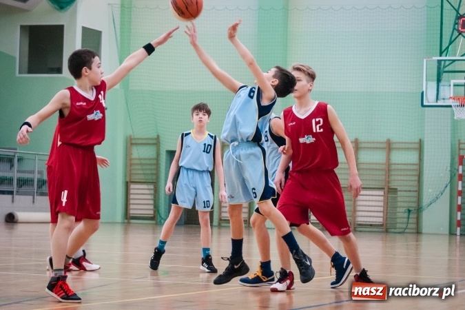 Zdjęcie w galerii na portalu naszraciborz.pl: Zmagania młodych koszykarzy Ofensywy w Arenie Rafako wiadomości z regionu