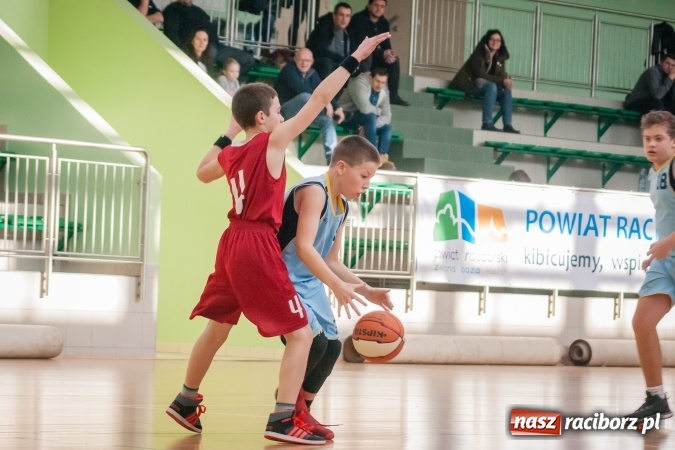 Zdjęcie w galerii na portalu naszraciborz.pl: Zmagania młodych koszykarzy Ofensywy w Arenie Rafako wiadomości z regionu