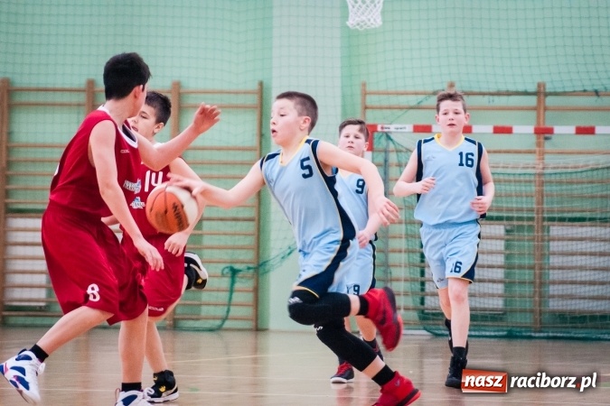 Zdjęcie w galerii na portalu naszraciborz.pl: Zmagania młodych koszykarzy Ofensywy w Arenie Rafako wiadomości z regionu