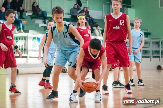 Zdjęcie w galerii na portalu naszraciborz.pl: Zmagania młodych koszykarzy Ofensywy w Arenie Rafako wiadomości z regionu