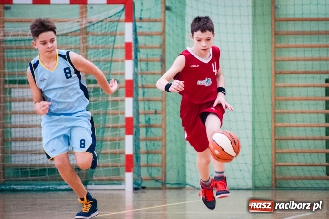 Zdjęcie w galerii na portalu naszraciborz.pl: Zmagania młodych koszykarzy Ofensywy w Arenie Rafako wiadomości z regionu