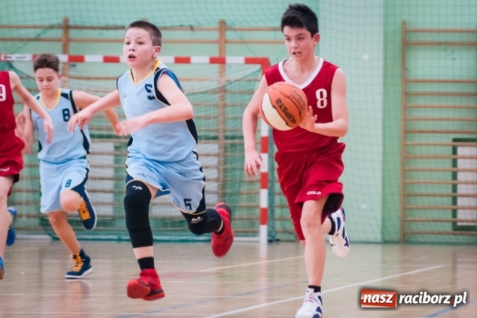 Zdjęcie w galerii na portalu naszraciborz.pl: Zmagania młodych koszykarzy Ofensywy w Arenie Rafako wiadomości z regionu