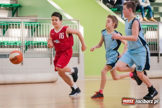 Zdjęcie w galerii na portalu naszraciborz.pl: Zmagania młodych koszykarzy Ofensywy w Arenie Rafako wiadomości z regionu