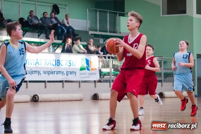 Zdjęcie w galerii na portalu naszraciborz.pl: Zmagania młodych koszykarzy Ofensywy w Arenie Rafako wiadomości z regionu