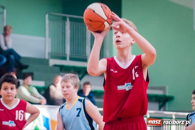 Zdjęcie w galerii na portalu naszraciborz.pl: Zmagania młodych koszykarzy Ofensywy w Arenie Rafako wiadomości z regionu