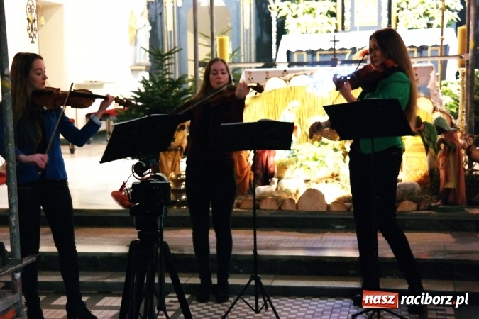 Zdjęcie w galerii na portalu naszraciborz.pl: Kolędowanie w Brzeziu i Oborze FOTO wiadomości z regionu