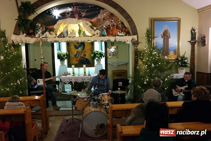 Zdjęcie w galerii na portalu naszraciborz.pl: Kolędowanie w Brzeziu i Oborze FOTO wiadomości z regionu