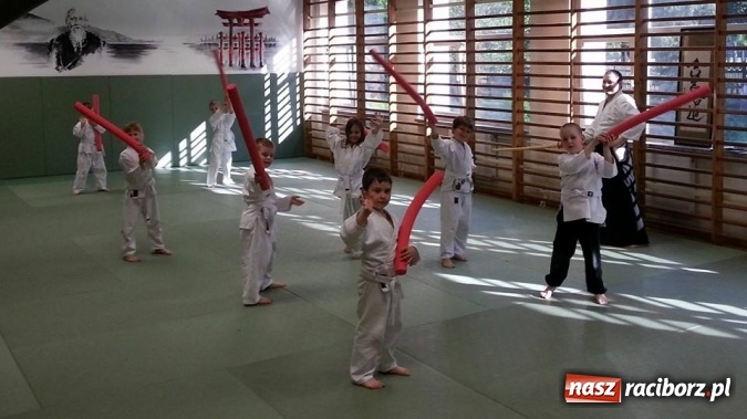 Zdjęcie w galerii na portalu naszraciborz.pl: Aikido – sposób na zabawę i zdrowy rozwój dziecka. Zapisz pociechę na zajęcia! wiadomości z regionu