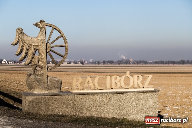 Zdjęcie w galerii na portalu naszraciborz.pl: Smog a raciborskie szkoły. Decydować mają dyrektorzy wiadomości z regionu