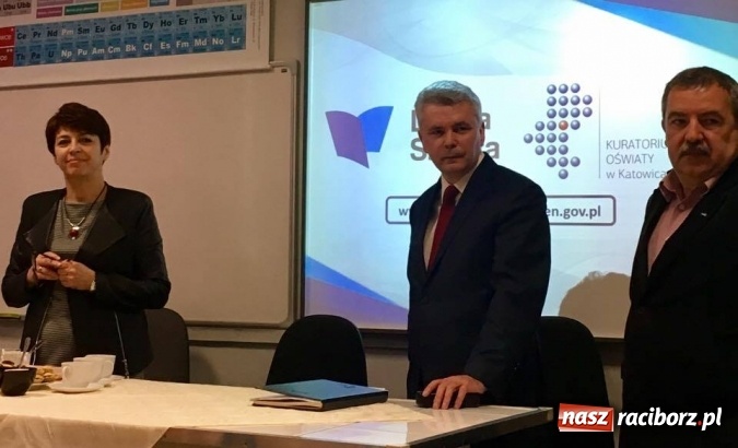 Zdjęcie w galerii na portalu naszraciborz.pl: Śląska kurator oświaty gościła w Raciborzu wiadomości z regionu