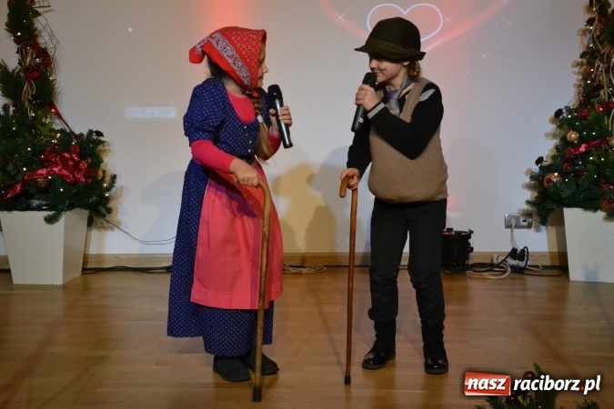 Zdjęcie w galerii na portalu naszraciborz.pl: Dzień Babci i Dziadka z MDK na zamku za nami wiadomości z regionu