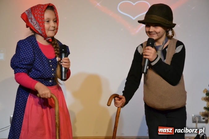 Zdjęcie w galerii na portalu naszraciborz.pl: Dzień Babci i Dziadka z MDK na zamku za nami wiadomości z regionu