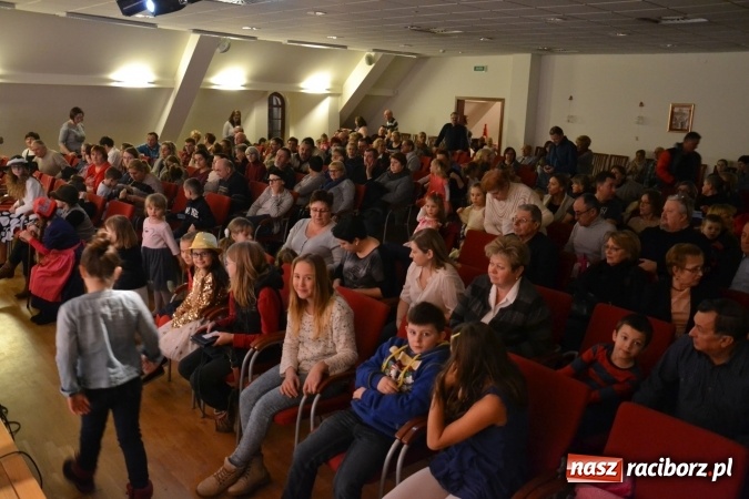 Zdjęcie w galerii na portalu naszraciborz.pl: Dzień Babci i Dziadka z MDK na zamku za nami wiadomości z regionu