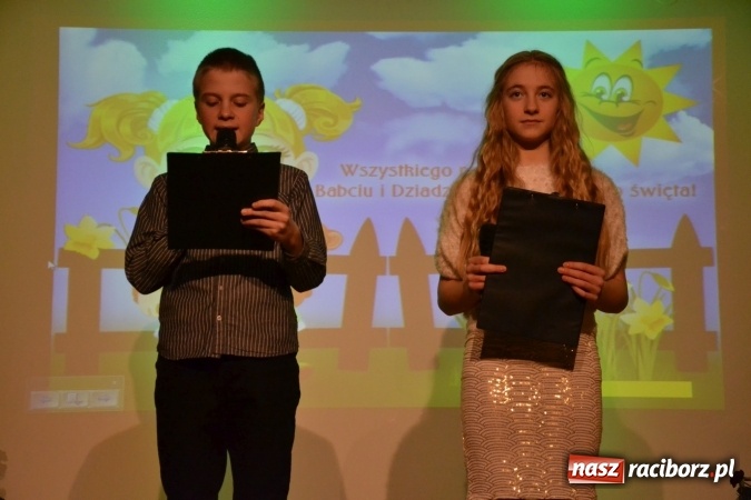 Zdjęcie w galerii na portalu naszraciborz.pl: Dzień Babci i Dziadka z MDK na zamku za nami wiadomości z regionu