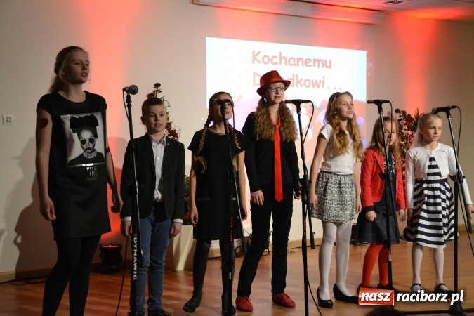 Zdjęcie w galerii na portalu naszraciborz.pl: Dzień Babci i Dziadka z MDK na zamku za nami wiadomości z regionu