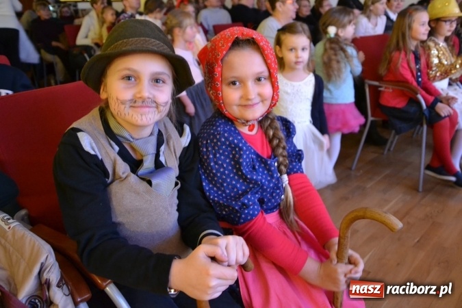 Zdjęcie w galerii na portalu naszraciborz.pl: Dzień Babci i Dziadka z MDK na zamku za nami wiadomości z regionu