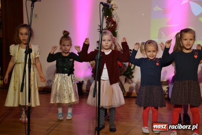 Zdjęcie w galerii na portalu naszraciborz.pl: Dzień Babci i Dziadka z MDK na zamku za nami wiadomości z regionu