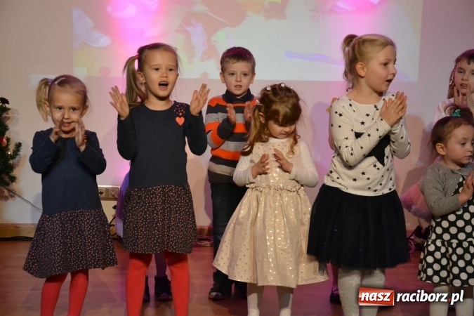 Zdjęcie w galerii na portalu naszraciborz.pl: Dzień Babci i Dziadka z MDK na zamku za nami wiadomości z regionu