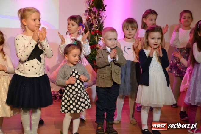 Zdjęcie w galerii na portalu naszraciborz.pl: Dzień Babci i Dziadka z MDK na zamku za nami wiadomości z regionu