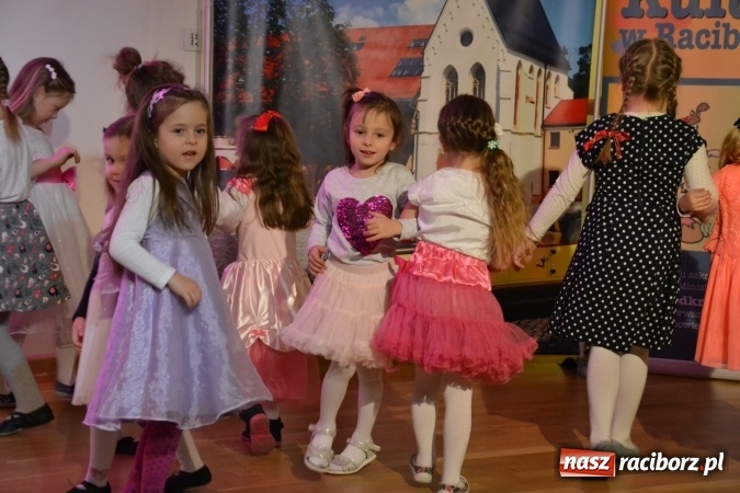 Zdjęcie w galerii na portalu naszraciborz.pl: Dzień Babci i Dziadka z MDK na zamku za nami wiadomości z regionu