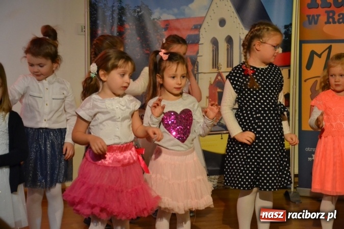 Zdjęcie w galerii na portalu naszraciborz.pl: Dzień Babci i Dziadka z MDK na zamku za nami wiadomości z regionu