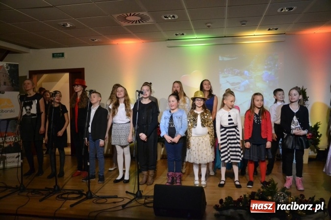 Zdjęcie w galerii na portalu naszraciborz.pl: Dzień Babci i Dziadka z MDK na zamku za nami wiadomości z regionu