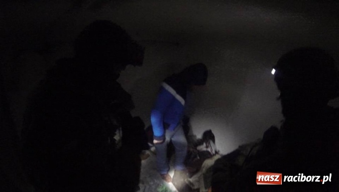 Zdjęcie w galerii na portalu naszraciborz.pl: Jednostka Strzelecka 3054 Racibórz przeszukiwała opuszczone budynki - uratowano jedną osobę wiadomości z regionu